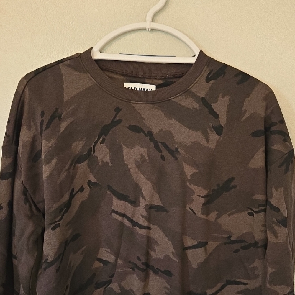 Old Navy | NWOT Camo Sweatshirt Size Medium